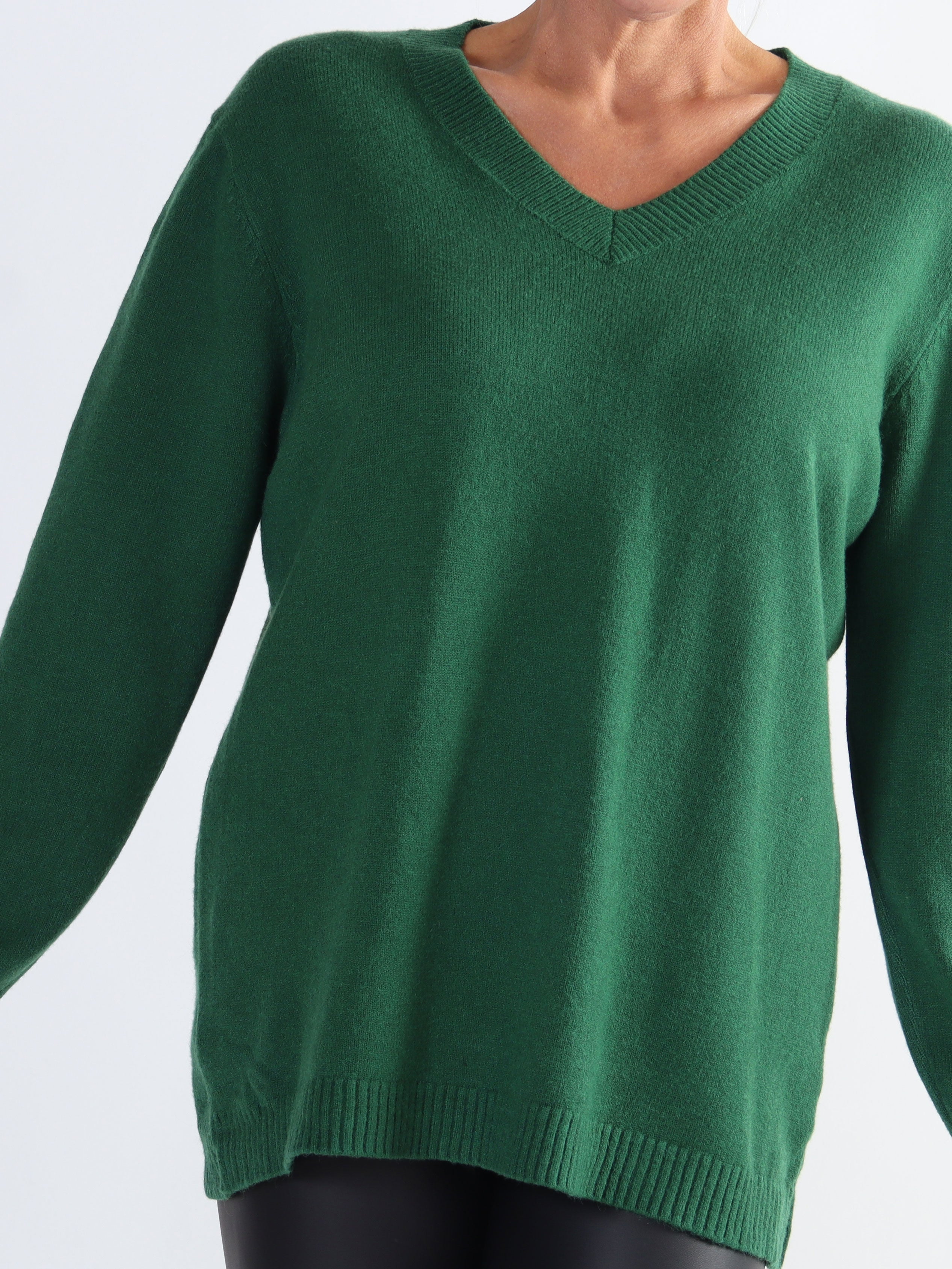 Tamara - Mjuk tröja med liten v-ringning